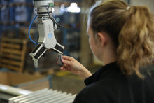 Load image into Gallery viewer, OnRobot - RG6 - Doigts Flexible - Force et position des doigts ajustables pour la manipulation de pièces | Utilisation en toute sécurité